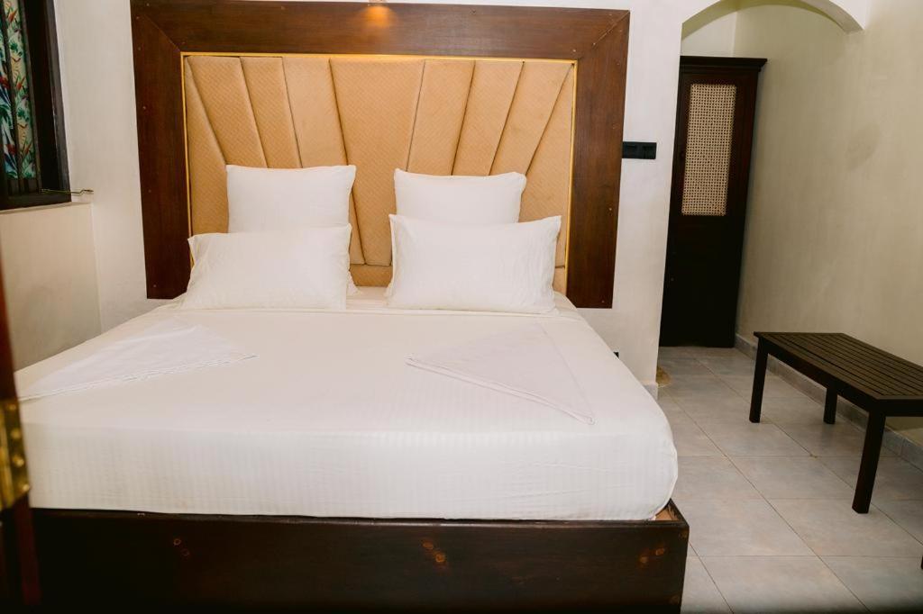 Romantic Garden Hotel Negombo Exterior foto