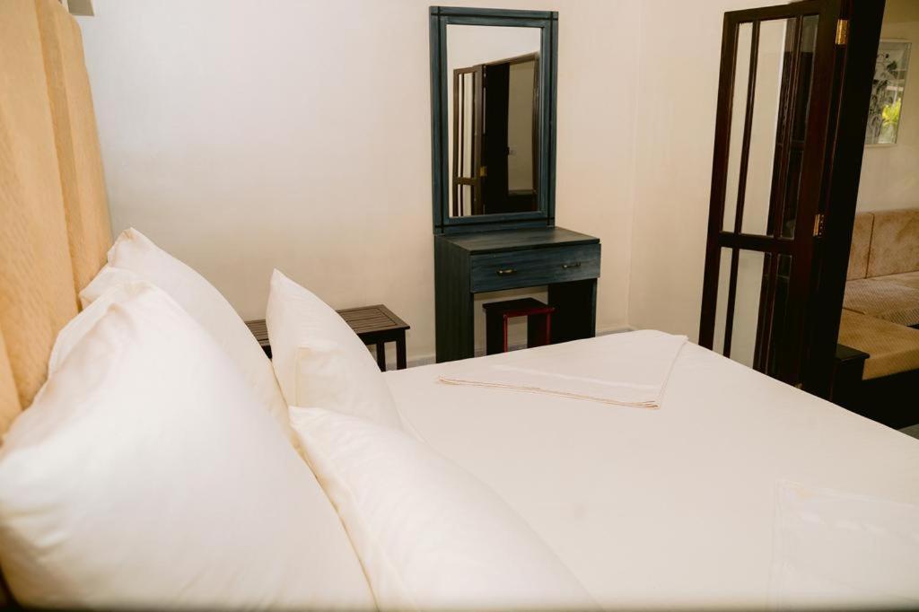 Romantic Garden Hotel Negombo Exterior foto